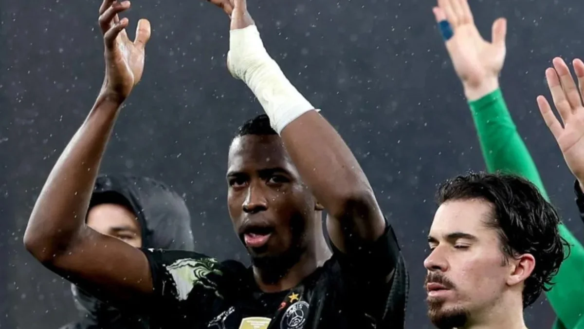 Willian Pacho, puesto 20 en el Balón de Oro